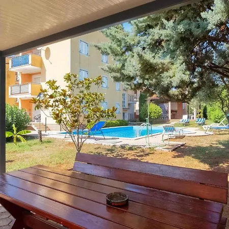 Branko B4 Apartment